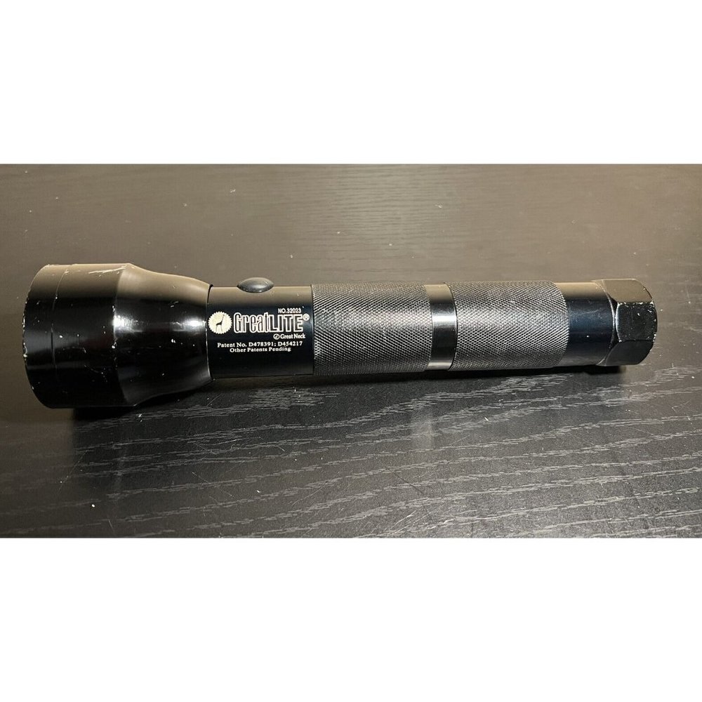 Aluminum flashlight GreatLite NO.32023 Spare Bulb In Bottom Cap 2D Battery